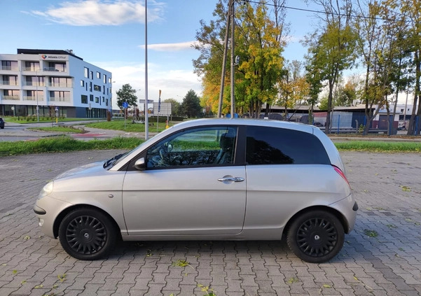 Lancia Ypsilon cena 9500 przebieg: 177100, rok produkcji 2004 z Opole małe 137